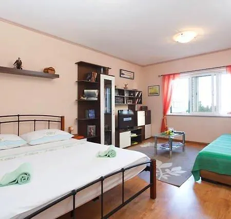 Apartament Lucy