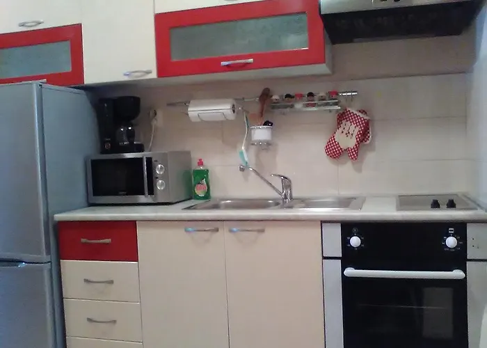 Lucy Apartment Split